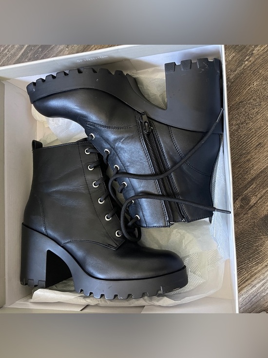 bp Shoes - BP Black Leather Lace Up Ankle Boots 7.5 Lug Sole Block Heel Combat Boot